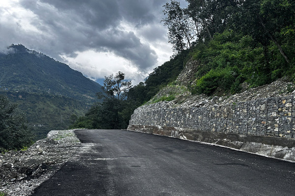 तीन करोड २१ लाख खर्चेर बागलुङ-बेनी सडक मर्मत